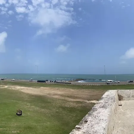 Apartamento Comodo Apto Zona Historica Cgena